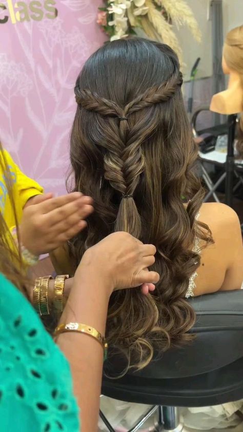 Easy Hairstyles For Thick Hair, Easy Hairstyles For Medium Hair, Long Hair Wedding Styles, Latest Hair, Hair Tutorials Easy, Front Hair Styles, Hair Tutorials For Medium Hair, Beachy Waves, Hair Up Styles