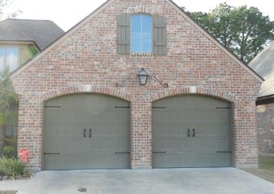 Ranch Style Decor, Garage Door Designs, Garage Door Colors, Porch Landscaping, House Colour, House Colours, Light Brick, Garage Door Design, Home Exterior Makeover