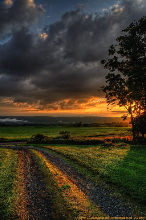 After the Storm Sunset | Monday night's sunset after a good … | Flickr World Most Beautiful Place, Hapkido, After The Storm, Places In The World, Jolie Photo, Alam Yang Indah, Beautiful Places In The World, Nature Aesthetic, Beautiful Place