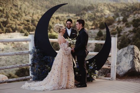 Moon And Stars Wedding Bouquet, Under The Stars Wedding, Night Wedding, Celestial Themed Wedding, Bright Celestial Wedding, Micro Wedding Ideas, Boho Romantic Star And Moon Wedding Dress, Wedding Arch Celestial, Celestial Save The Date Ideas