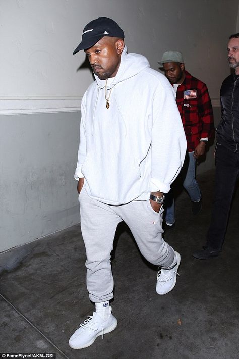 Kanye West Outfits, Kanye Fashion, Kanye West Style, Ropa Hip Hop, Yeezy Outfit, Style Masculin, Champion Sweatpants, Outfits Streetwear, Yeezy 350