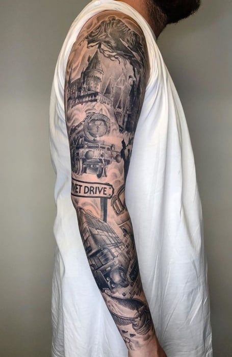 Harry Potter Sleeve Tattoo, Harry Potter Tattoo Sleeve, Harry Potter Sleeve, Harry Potter Tattoo Ideas, Hogwarts Tattoo, Tattoo Harry Potter, Sleeve Filler, Harry Tattoos, Mangas Tattoo