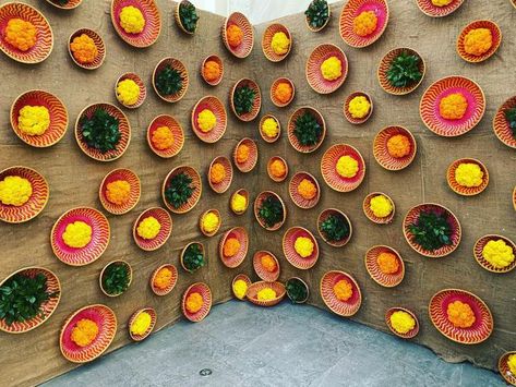 Durga Pandal Decoration Ideas, Haldi Photobooth, Bengali Decor, Navratri Decor, Navratri Decoration, Flower Decoration For Ganpati, Haldi Decoration Ideas, Haldi Decoration, Ganesh Chaturthi Decoration