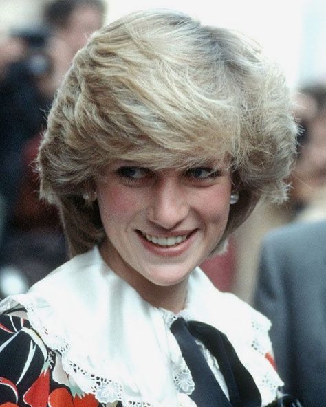 @princess.diana61 on Instagram: “#princessdiana #ladydiana #princessofwales #dianaspencer #royalfamily” Diana Haircut, Prince Diana, Princess Diana Hair, 4 Princess, Spencer Family, Princess Diana Family, Princess Diana Photos, Princess Diana Pictures, Princes Diana