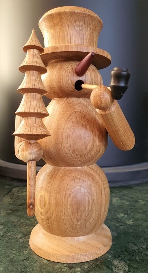 Wood Working Ideas, Woodturning Art, Wood Christmas Decorations, Snowman Crafts Diy, Christmas Diy Wood, Wooden Sculptures, Wooden Christmas Crafts, Wooden Snowman, Wood Turning Lathe