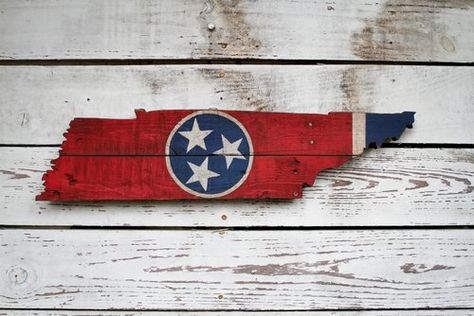 Reclaimed Decor, Tennessee State Flag, Tennessee Tristar, Tennessee Flag, State Of Tennessee, Tri Star, Tennessee State, Handmade Signs, Wooden Door Hangers