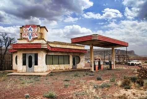 An Abandoned “The Hills Have Eyes” Film set in Morocco Retro Pics, Roadside America, Old Gas Pumps, Red Rocket, The Hills Have Eyes, Vintage Gas Pumps, Desert Road, Pompe A Essence, Station Service