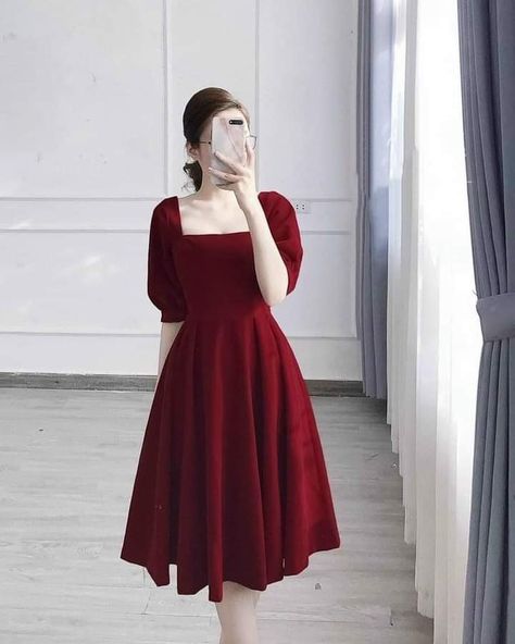 Champagne Red Dress, Frock Ideas For Teens, Red Frock For Women, Red Frock Design, Simple Frocks, Frock For Women, Fashion Drawing Dresses, Elegant Dresses Classy