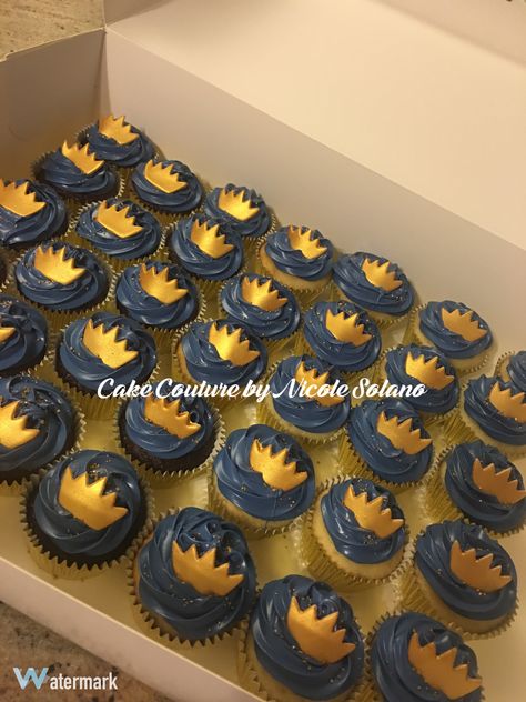 Little prince royal baby shower cupcakes Royal Prince Cupcakes, Prince Theme Cupcakes, King Baby Shower Theme, Little Prince Baby Shower Ideas, Prince Cupcakes, Royal Baby Shower Theme, Royal Baby Shower Boy, Mickey Rey, Prince Baby Shower Decorations