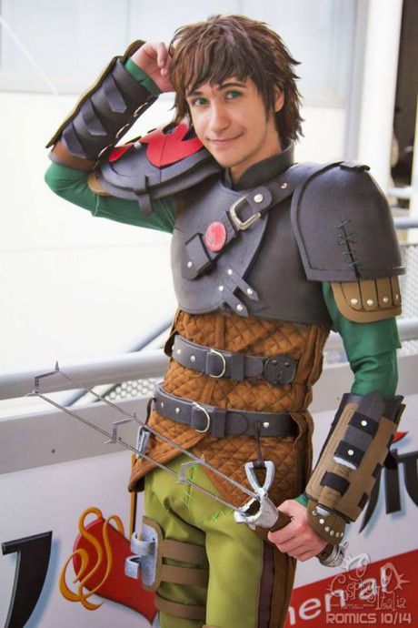 Hiccup from How to Train Your Dragon Hiccup Outfit, Liui Aquino, Dragon Hiccup, Dmc Nero, Costume Carnaval, Epic Cosplay, Dragon 2, Disney Cosplay, Cosplay Tips