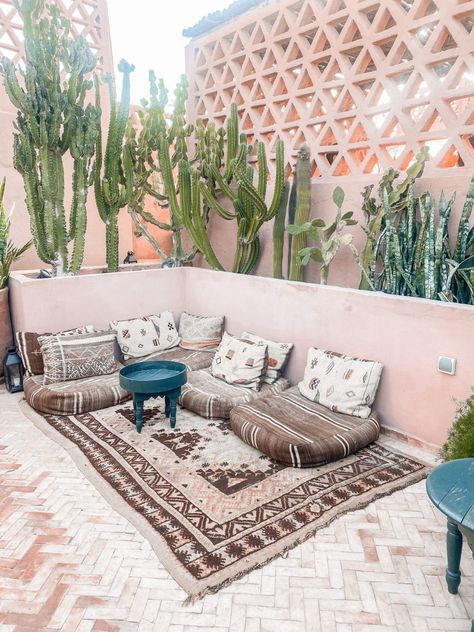 A Magical trip to Marrakech. - I am Hayley Stuart Morocco Decor, Moroccan Garden, Riad Marrakech, Bohemian Garden, Outdoor Seating Area, Moroccan Homes, Moroccan Interiors, Moroccan Design, Moroccan Decor