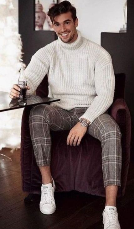 Pullover Outfit, Stylish Mens Outfits, Wool Turtleneck, Men Fashion Casual Outfits, Mens Winter Fashion, Brown Plaid, Plaid Pants, Wool Suit, Mens Casual Outfits