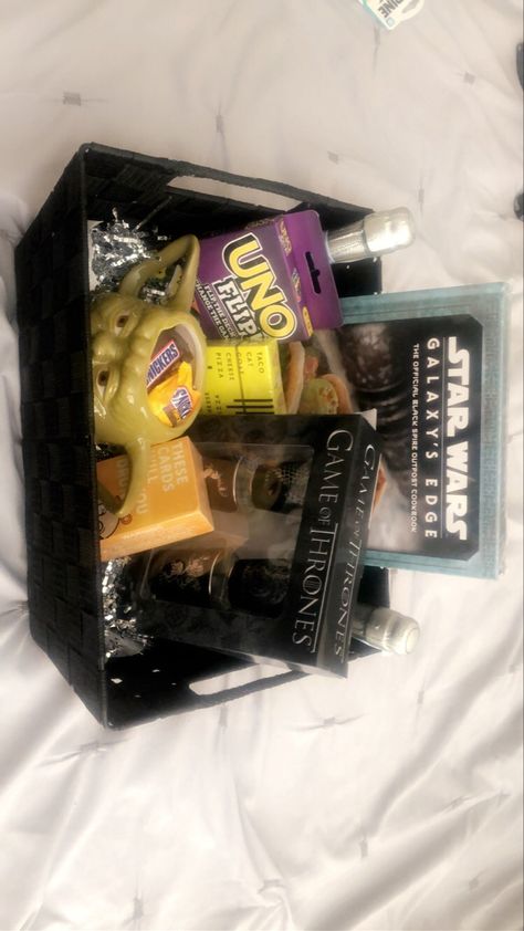 Star Wars Game Of Thrones, Guy Friend Gifts, Guy Friend, Game Of Thrones Fans, Guy Friends, Friend Gifts, Gift Baskets, Game Of Thrones, Gifts For Friends