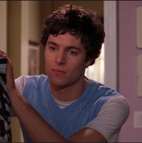 summer roberts, summer roberts icon, rachel bilson, adam brody, seth cohen, the o.c., seth cohen icon, sethmer, the oc, the oc bts, marissa cooper, Marissa Cooper icon, mischa barton, the oc aesthetic Geeky Guy Aesthetic, Seth Cohen Icons, Seth Cohen Aesthetic, Seth Cohen, Young Adam Brody, 2000s Men, Gilmore Guys, Adam Brody, Nathan Scott