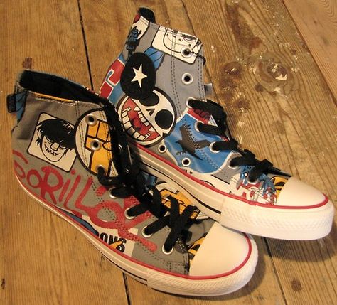 Gorillaz (I'm getting these! :D) Gorillaz Shoes, Gorillaz Converse, 2d And Noodle, Gorillaz Art, Jamie Hewlett, Custom Kicks, Smiley Emoji, Damon Albarn, Music Mood