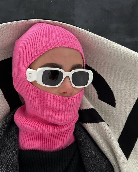 Pink Themes, Prada Sunglasses, Lightroom Mobile, Wear Pink, Sunglasses Vintage, Britney Spears, Pink Aesthetic, Vintage Accessories, Pretty In Pink