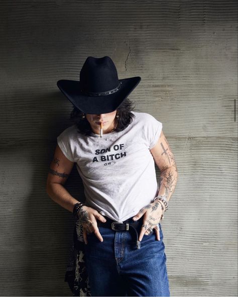 Goth Cowboy Aesthetic, Country Outfits Men, Punk Cowboy, Cowboy Men, Modern Cowboy, Cowboy Aesthetic, Urban Cowboy, Aesthetic Outfits Men, Cowboy Outfits