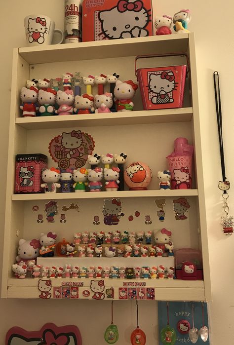 Hello Kitty Display, Hello Kitty Toys, Hello Kitty Rooms, Hello Kitty Aesthetic, Hello Kitty Accessories, Hello Kitty Characters, Hello Kit, Hello Kitty Pictures, Hello Kitty Items