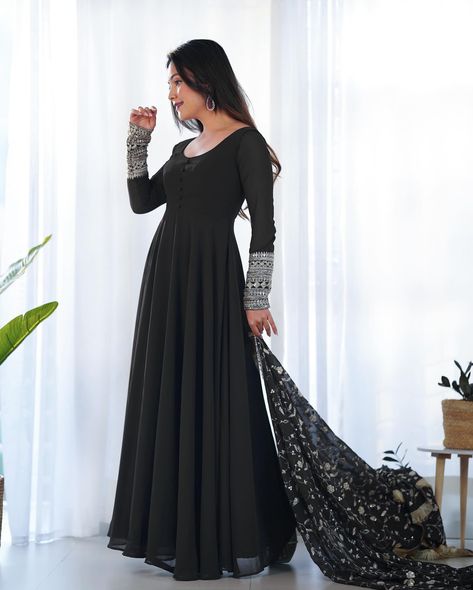 Comment “Link” To Get Details In DM 🖤 Black Pure Soft Fox Georgette Anarkali Suit Set With Huge Flair, Dupatta & Pant Search “KB 241” On Our Website To Shop 👗 Hurry, Book Fast To Make This Festival Season Unforgettable ✨ Shop Now From www.BahuPalace.com Link In Bio DM/WhatsApp Us At +91 9409911700 💖 Take Screenshot & Send Us To WhatsApp For More Details! Which One You Want To Buy/Inquiry? 🙈 100% Quality Assured Premium Product With Pocket Friendly Price | Free Express Shipping | Cash On ... Black Dress Indian, Black Anarkali Dress, Black Anarkali Suits, Embroidery Anarkali, Black Anarkali, Georgette Anarkali Suits, Trendy Outfits Indian, Georgette Anarkali, Cotton Anarkali