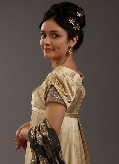 Olivia Cooke Vanity Fair, Film Brothers, Fake Baby Bump, Nepo Baby, F1 Wag, Hilary Swank, Olivia Cooke, Regency Era Fashion, Fake Baby