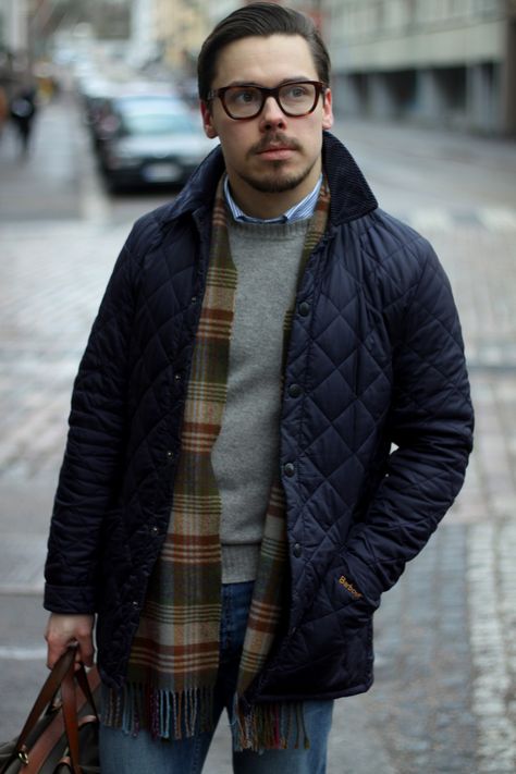 Barbour Liddesdale quilted jacket Casual Outfits Winter, Quilted Jacket Outfit, Barbour Liddesdale, Barbour Quilted Jacket, Glasses Outfit, Fashion Casual Outfits, Winter Preppy, Quilted Jacket Men, Barbour Jacket