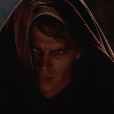 #ROTS #anakinskywalker #starwars #haydenchristensen Fallen Angel Star Wars, Anikan Skywalker Icon, Anakin Skywalker Rots, Anakin Skywalker Pfps, Starwars Pfps, Anakin Fallen Angel, Dark Anakin, Anakin Pfp, Anakin Skywalker Pfp