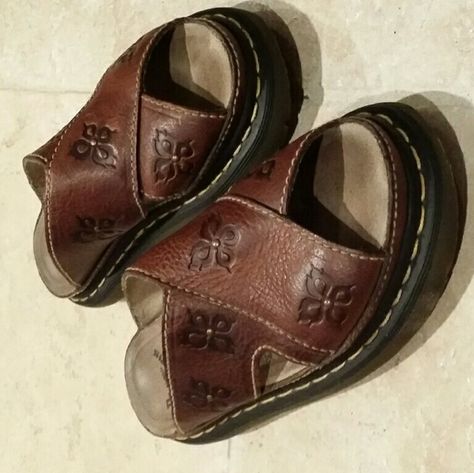 Vintage Summer Shoes, Vintage Brown Sandals With Leather Footbed, Brown Vintage Sandals With Leather Sole, Vintage Leather Slip-on Sandals, Vintage Doc Martens Sandals, Vintage Dr Marten Sandals, Dr Martens Sandals Brown, Doc Marten Sandals, 90s Sandals