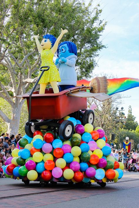 Disneyland Pixarfest: Inside Out Float Disney Movie Homecoming Floats, Inside Out Parade Float Ideas, Inside Out Float Ideas, Disney Floats Homecoming, Movie Themed Parade Floats, Inside Out Scenes, Inside Out 2 Trunk Or Treat Ideas, Inside Out Trunk Or Treat Theme, Disney Float Ideas