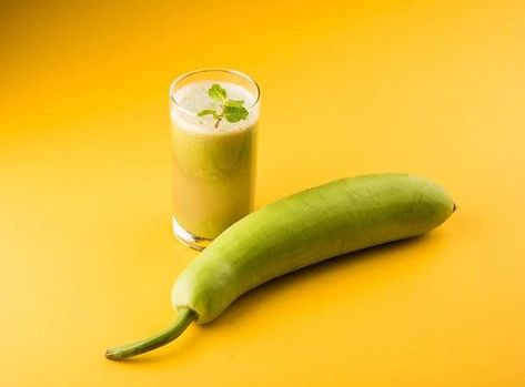 7 Incredible Benefits of Drinking Bottle Gourd (Lauki) Juice Benefits Of Juicing, Juice Benefits, Down Bad, Bad Cholesterol, Bottle Gourd, Juice Bottle, Juicing Benefits, Sugar Level, Drinking Bottle