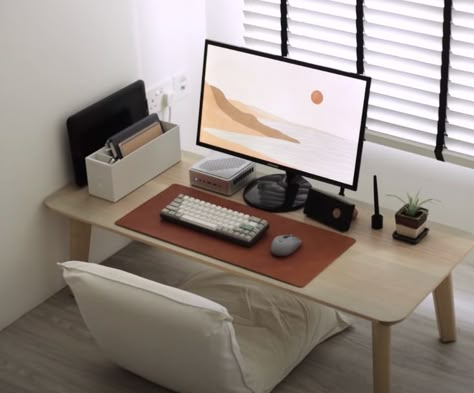 Floor Pc Setup, Work Room Ideas, Desk Gaming Setup, Minimalist Desk Setup, Clean Setup, Tv Desk, Japanese Inspired Bedroom, Los Angeles Apartment, Floor Desk