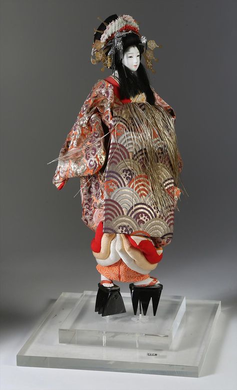 Japanese Statue, Japanese Theme, Japanese Traditional Clothing, Hina Dolls, Japan History, Japanese Artwork, Japanese Doll, Traditional Japanese Art, Concept Clothing