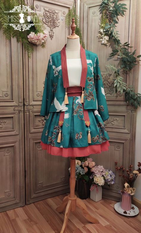 Japanese Skirt, Hanbok Fashion, Kimono Skirt, Kimono Styles, Gaun Abad Pertengahan, Asian Style Dress, Crowned Crane, Old Fashion Dresses, Prom Dresses Gowns