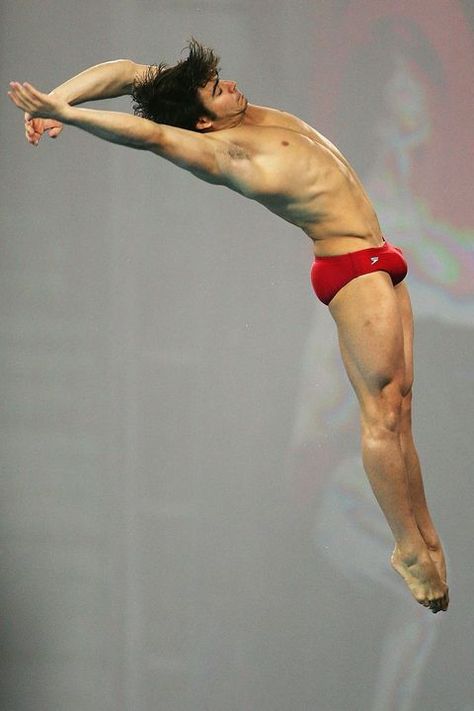 Human leg, Shoulder, Elbow, Joint, Standing, Barechested, Chest, Wrist, Muscle, Knee, Men's Rowing, 2004 Olympics, Team Usa Olympics, Olympic Trials, Olympic Swimming, Guys In Speedos, Australian Men, Tom Daley, 남자 몸