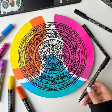 Diy Mandala, Mandala Drawings, Zentangle Mandala, Markers Drawing Ideas, Mandala Zentangle, Colorful Notebooks, Easy Mandala Drawing, Mandala Art Therapy, Zen Doodle Art