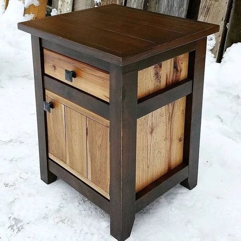 Small Wooden Projects, Rustic Nightstand, Woodworking Inspiration, Wooden Projects, Woodworking Plan, Woodworking Skills, Teds Woodworking, Red Oak, Diy Woodworking