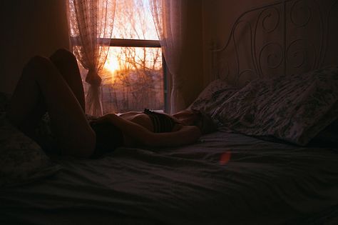 Lighting mood Ginger Hair Aesthetic, Lighting Mood, Bed Aesthetic, Sleeping Together, Bouidor Photography, Romantic Bed, Laying In Bed, Room Of One's Own, Keep Calm And Drink