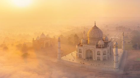 The Taj Mahal for India's Republic Day #photography #india #architecture #building #history #monuments #landmark Pakse, Mughal Architecture, Taj Mahal India, Republic Day, Islamic Architecture, Group Tours, Incredible India, Beautiful Buildings, Agra