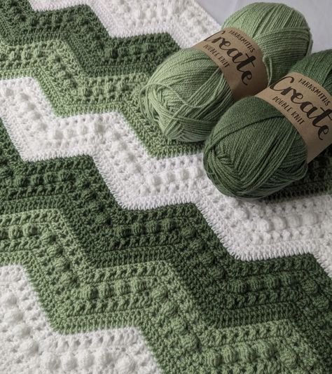 Crochet Sage Green, Sage Green Crochet Blanket, Green Baby Blanket Crochet, Green Crochet Blanket, Dark Green Crochet, Sage Green Crochet, Knit Throw Blanket Pattern, Afghans Crochet, Chunky Crochet Blanket