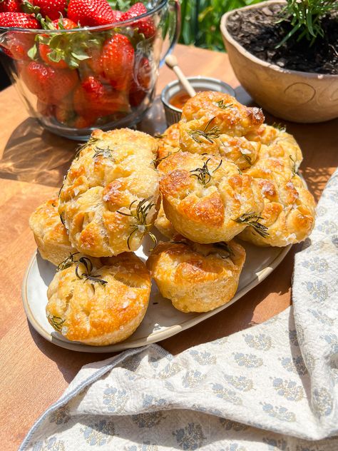 Salted Rosemary Sourdough Focaccia Muffins Garlic Rosemary Focaccia Muffins, Focaccia Muffin Recipe, Muffin Tin Focaccia, Individual Focaccia Bread, Halloween Sourdough, Bread Roll Recipes, Focaccia Muffins, Bread Recipes Sourdough, Summer Bread