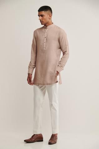 Cotton Kurta For Men, Layering Jackets, Short Kurta For Men, Indian Male Model, Boys Kurta Design, Kurta Pajama Men, Gents Kurta Design, Kurta For Men, Gents Kurta