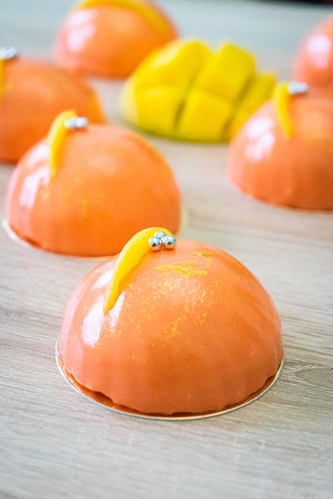 Passion Fruit Mouse, Easter Entremet Cake, Individual Entremet, Silikomart Recipes, Passionfruit Entremet, Dome Desserts, Korea Dessert, Mousse Entremet, Frangipane Tart Recipe