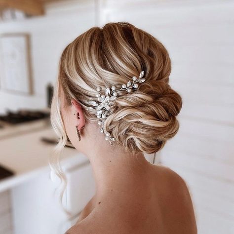 Wedding Hairstyles And Makeup, Bridal Hair Pin, Wedding Hair Up, Bridal Hair Updo, Bridal Hairstyle, Hairdos For Short Hair, Wedding Hair Inspiration, Wedding Hairstyle, Bridal Hair Pins