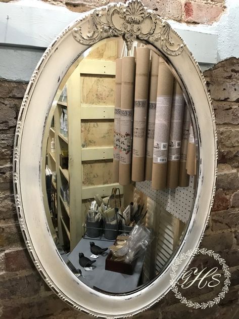 Follow along with this tutorial using the IOD Mould Classic Elements to refinish an oval mirror and transform it into a Victorian Treasure. Iod Crafts, Iod Projects, Iod Moulds, Molding Ideas, Mirror Makeover, Furniture Appliques, Frame Ideas, Furniture Wax, Furniture Refinishing