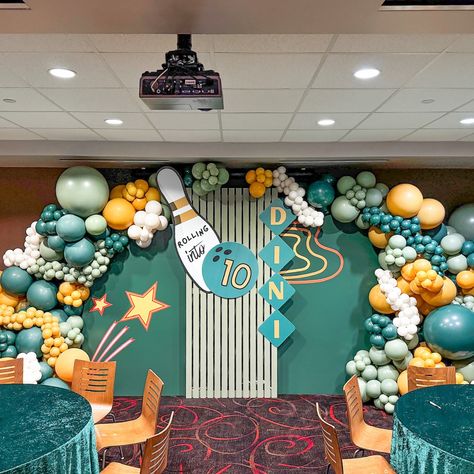 Double the fun, double the strikes! Celebrating a twin birthday with this amazing bowling-themed setup. 🎳🎉 Twin Birthday Themes, Twins Birthday, Celebration Ideas, Twin Birthday, Birthday Themes, Balloon Arch, Birthday Theme, Bowling, Birthday Celebration