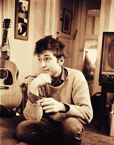 A very young Bob Dylan! The Wombats, Blowin' In The Wind, Joan Baez, Janis Joplin, Robert Allen, Folk Music, Bob Dylan, Hendrix, All Music