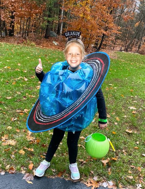 How to Make a Planet Costume | Adventures & Smiles Kids Space Costume, Space Theme Costume, Planet Costume, Science Costumes, Universe Costume, Outer Space Costume, Rocket Costume, Space Halloween, Kid Costumes