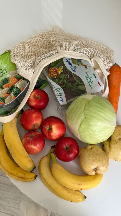 Healthy Grocery Haul Aesthetic, Healthy Grocery Basket Aesthetic, Healthy Grocery Shopping Aesthetic, Healthy Groceries Aesthetic, Grocery Haul Aesthetic, Whole Foods Aesthetic, Saturday Aesthetic, Groceries Aesthetic, Grocery Shopping Aesthetic