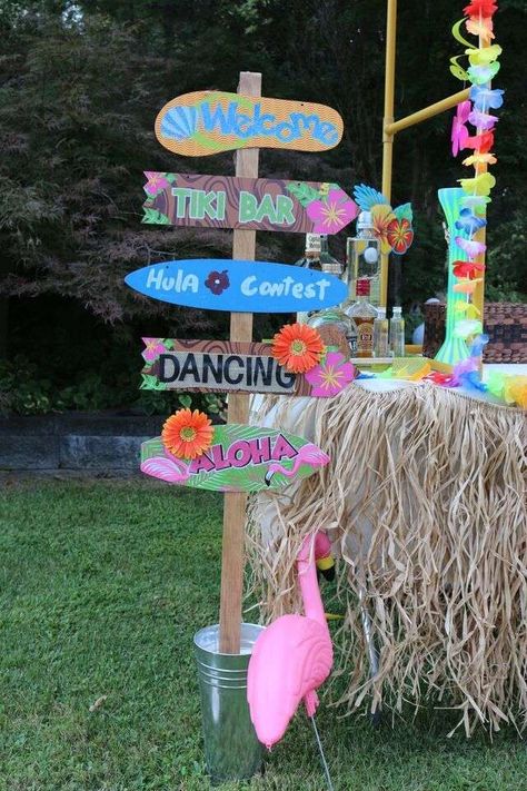 65th Luau Birthday | CatchMyParty.com Tropical Beach Birthday Party, Tiki Birthday Party For Kids, Luau Candy Bar, Hawaii Party Aesthetic, Hawian Theme Birthday Party, Hawaiian Birthday Party Ideas, Hawai Party, Hawaii Birthday Party, Summer Theme Party