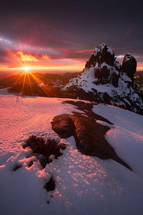 Beautiful sunset at snowy mountains Winter Wonderland Hyde Park, Christmas Lights Wallpaper, Snowy Mountains, Winter Scenes, Beautiful Sunset, Amazing Nature, Sunrise Sunset, Beautiful World, Beautiful Landscapes