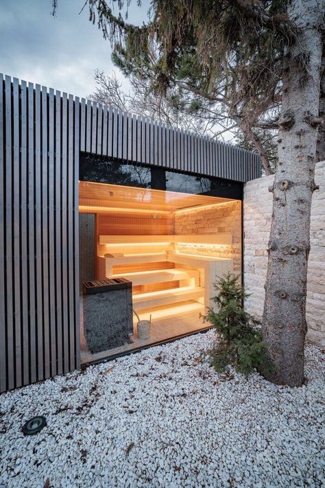 Home Wellness Spa Outdoor, Outdoor Home Sauna, Home Sauna Outdoor, Exterior Sauna, Sauna Shed, Outdoor Sauna Ideas Backyards, Modern Saunas, Home Spa Room, Sauna House